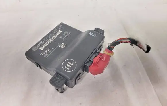 Volkswagen Golf V Gateway control module 1K0907530F 1K0907951