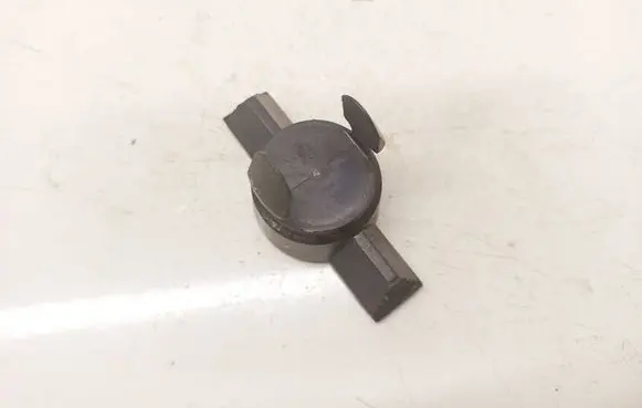 Toyota Avensis T250 Spare wheel bolt 313183630121