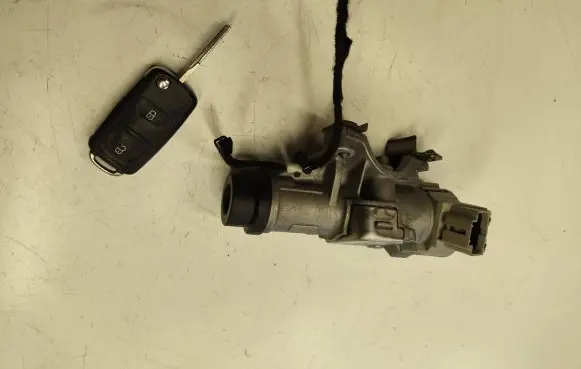 Volkswagen Transporter - Caravelle T5 Ignition lock 6R0905851K