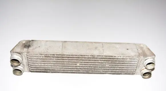 BMW 7 E65 E66 Intercooler radiator 7795386