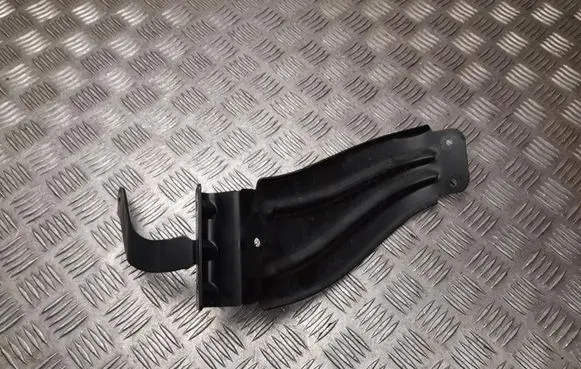 Front bumper mounting bracket