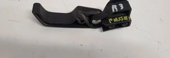 Volkswagen PASSAT B3 Engine bonnet (hood) release handle 357823533