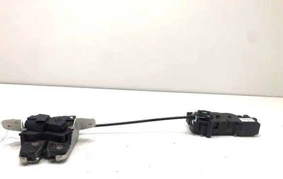 Mercedes-Benz E W212 Tailgate exterior lock A2047500060