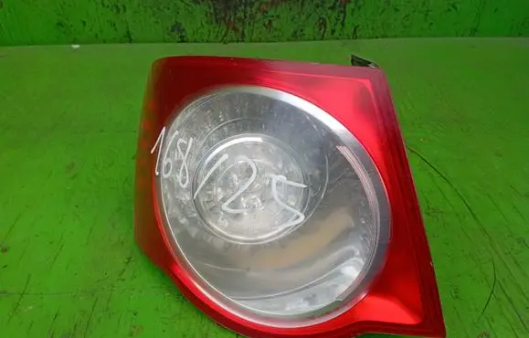 Volkswagen Jetta V Rear/tail lights 1K5945095G