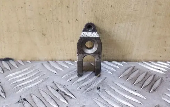 Toyota Auris E180 Fuel Injector clamp holder