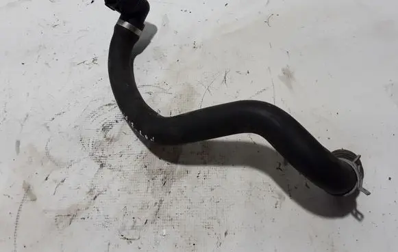 Volvo V40 Engine coolant pipe/hose 31474987
