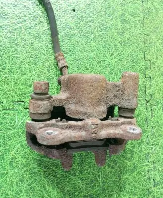 Toyota Prius (NHW20) Rear brake caliper