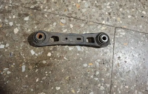 Volvo XC60 Rear upper control arm/wishbone 8G915K743