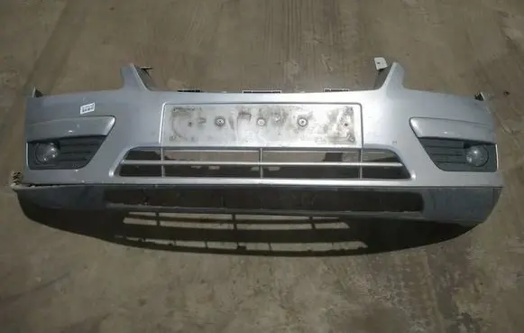 Ford Focus Front bumper pilkas