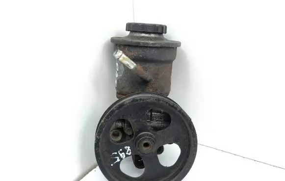 Toyota Avensis T250 Power steering pump