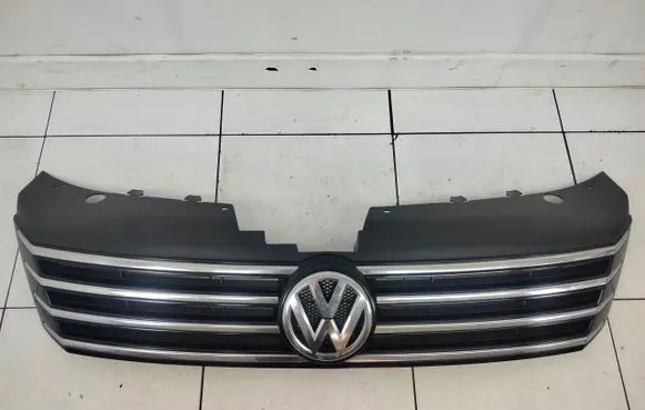 Volkswagen PASSAT B7 Front bumper upper radiator grill 3AA853653