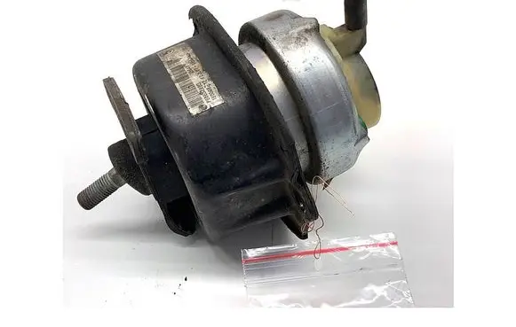 BMW X5 F15 Engine mount vacuum valve 6863437
