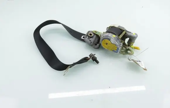 Toyota RAV 4 (XA20) Front seatbelt 7L8040P