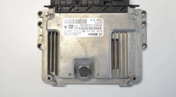 Peugeot 5008 Engine control unit/module