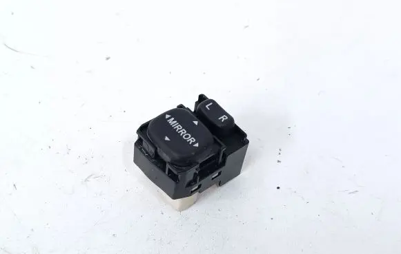 Toyota Prius+ (ZVW40) Wing mirror switch 183574