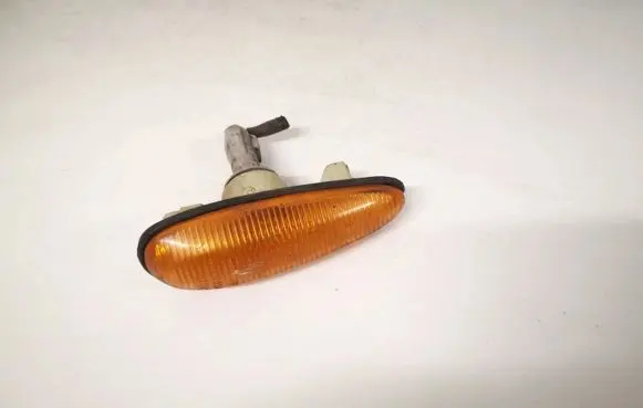 Mazda MX-5 NA Miata Front fender indicator light 21461649 214-61649