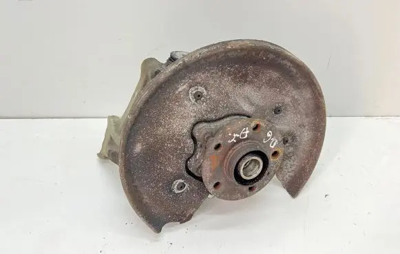 Rear wheel hub
