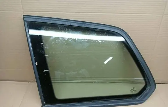 Volkswagen Golf VII Rear side window 5G9845297