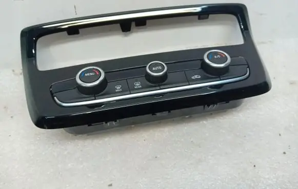 Opel Mokka B Climate control unit 9831888480