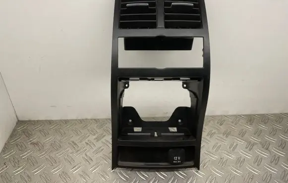 Rear air vent grill
