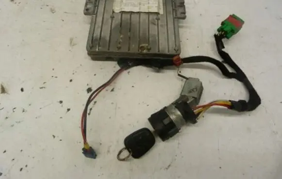 Peugeot 307 Engine ECU kit and lock set 5WS40020FT