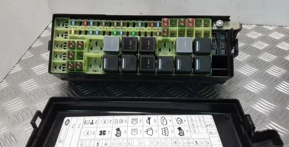 Land Rover Range Rover Sport L494 Fuse module DK5214K016AA