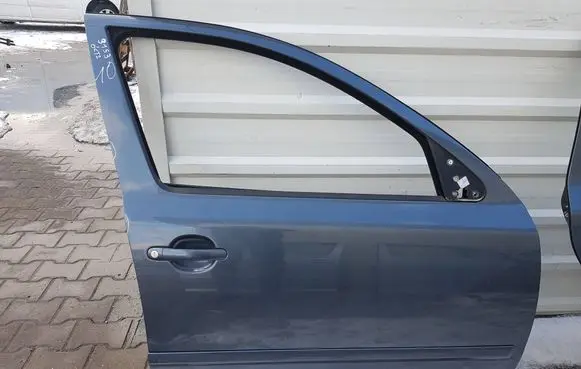 Skoda Octavia Mk2 (1Z) Front door 