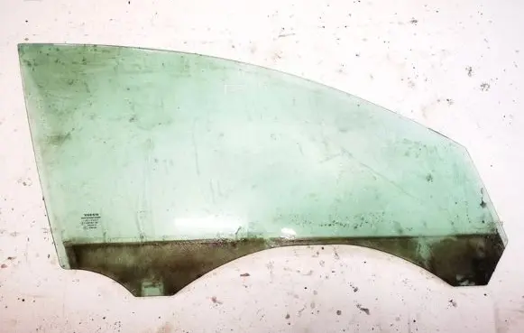 Volvo V50 Front door window glass four-door