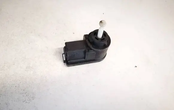 Headlight level adjustment motor