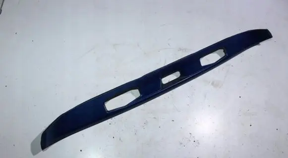 Mercedes-Benz S W220 Tailgate trim A2137402000