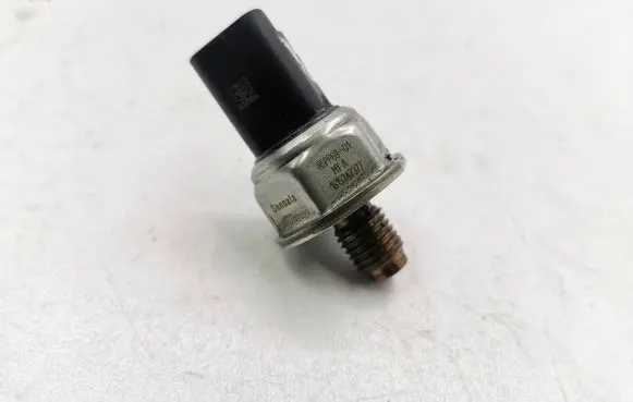 Nissan Juke I F15 Fuel pressure sensor 85PP6801 1615347377