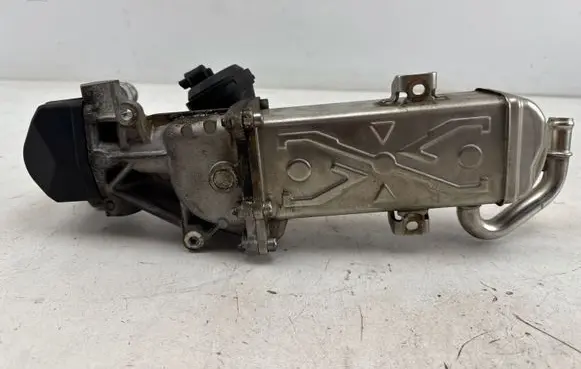 Volkswagen Golf VI EGR valve FDR441R