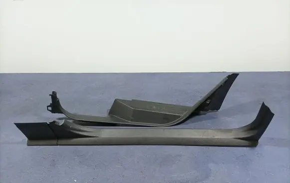 Other sill/pillar trim element