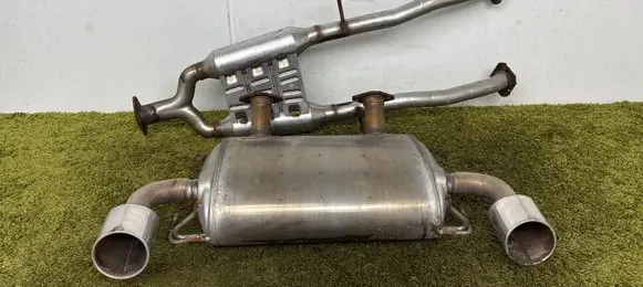Nissan 370Z Rear muffler/silencer tail pipe 20100-1ck0a 20300-1ea0a