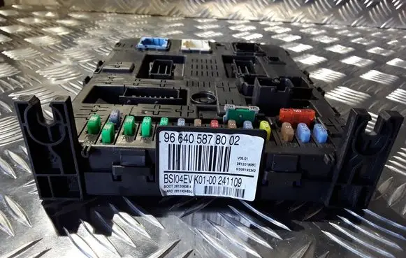 Peugeot 308 Comfort/convenience module 966405878002