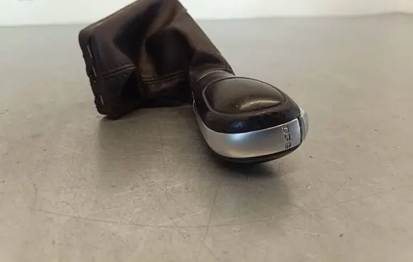 Volkswagen PASSAT B8 Gear lever shifter trim leather/knob
