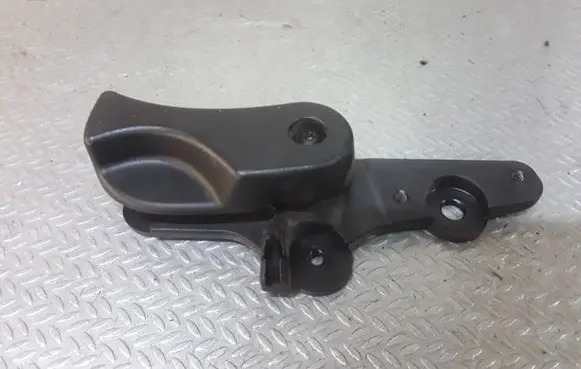 BMW 1 E81 E87 Engine bonnet (hood) release handle 11242010