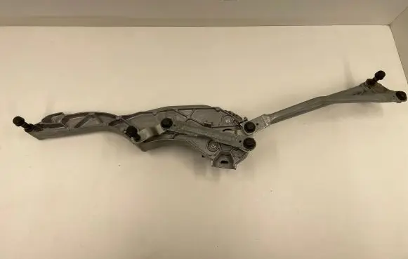 Mercedes-Benz CLS AMG C219 Front wiper linkage and motor A2198200140