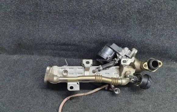 BMW 3 F30 F35 F31 EGR valve cooler 8476993