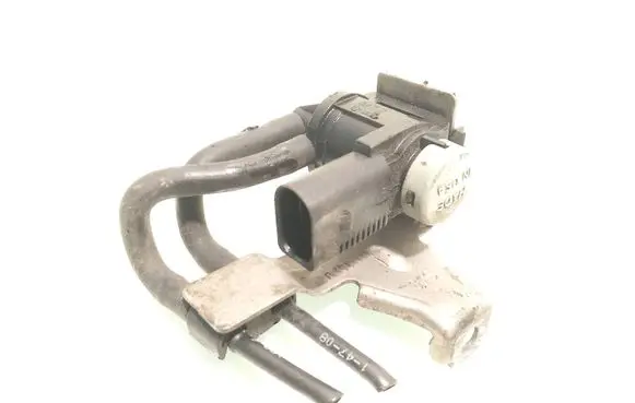 Volkswagen Tiguan Turbo solenoid valve 1K0906283A