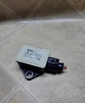 Audi A6 S6 C6 4F ESP acceleration yaw rate sensor 8E0907637B 0265005618