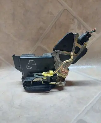 Hyundai Terracan Rear door lock