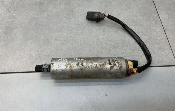 Audi A4 S4 B8 8K Fuel injection high pressure pump 8K0906095B