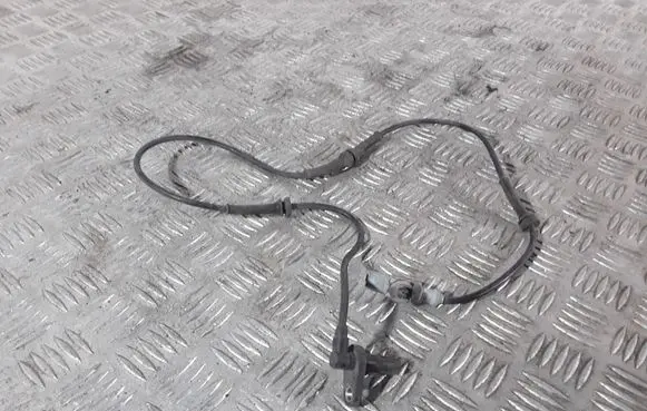 Land Rover Range Rover Sport L320 ABS brake wheel speed sensor 0265007924