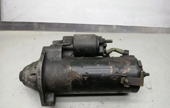 Volkswagen PASSAT B5 Starter motor