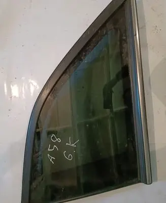 Chrysler Pacifica Rear side window