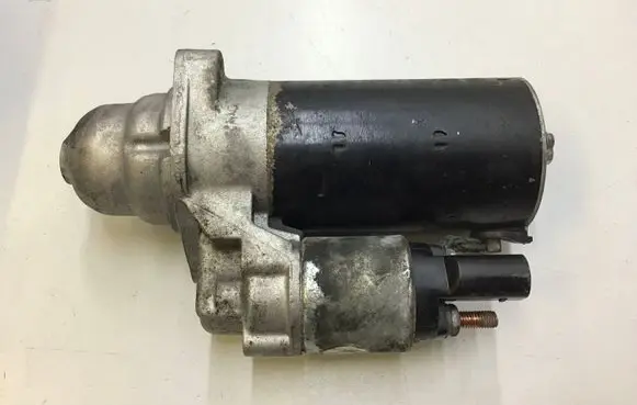 Audi A6 S6 C6 4F Starter motor 0001109258