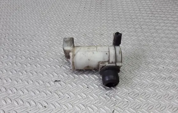 Toyota Avensis Verso Windscreen/windshield washer pump 2224615