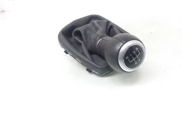 Audi A1 Gear lever shifter trim leather/knob 8P0863279A