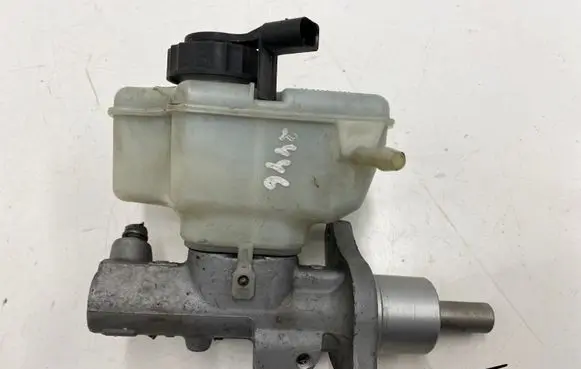 Volkswagen Touran I Master brake cylinder 1K1614019K